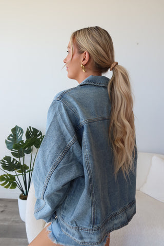 Medium Wash Denim Jacket With Front Pockets