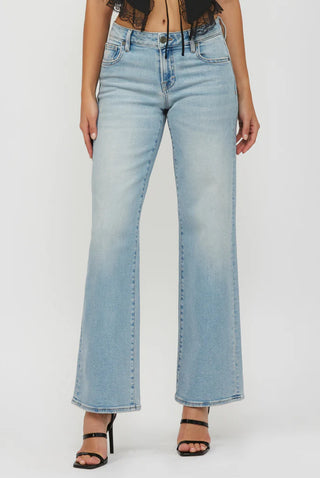 Hidden Logan Light Wash Clean Low Rise Dad Jean