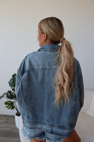 Medium Wash Denim Jacket With Front Pockets