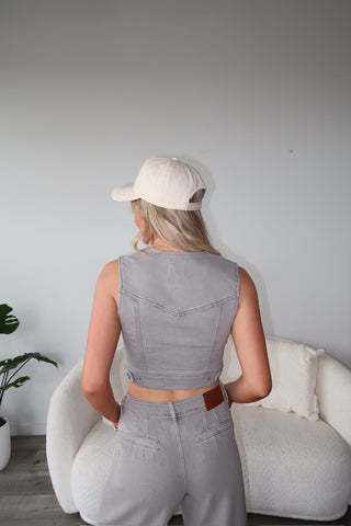 Hidden Gravel Long Trucker Mini Vest