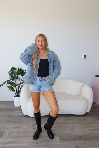 Medium Wash Denim Jacket With Front Pockets