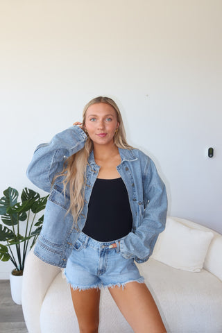 Medium Wash Denim Jacket With Front Pockets