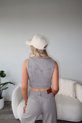 Hidden Gravel Long Trucker Mini Vest