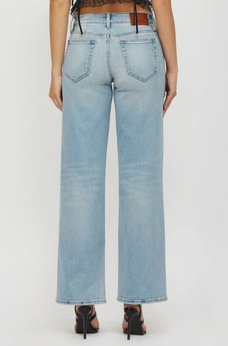 Hidden Logan Light Wash Clean Low Rise Dad Jean