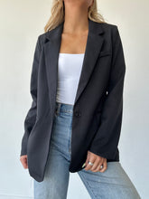 Load image into Gallery viewer, Black Oversized Blazer
