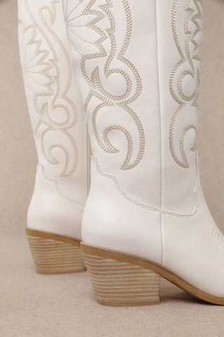 Mi.iM Giada White Cowgirl Boots
