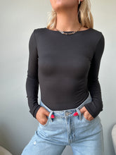 Load image into Gallery viewer, Open Back Long Sleeve
