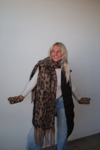 Leopard Cozy Scarf