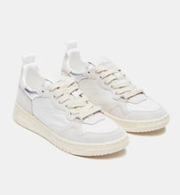 Load image into Gallery viewer, Steve Madden White Multi Sneakers
