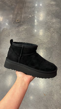 Load image into Gallery viewer, Matisse Breckenridge Ankle Boot Black
