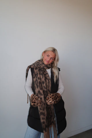 Leopard Cozy Scarf