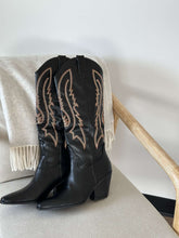 Load image into Gallery viewer, Billini Calvin Black/Brown Accent Cowboy Boots
