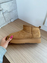 Load image into Gallery viewer, Matisse Breckenridge Ankle Boot Chesnut
