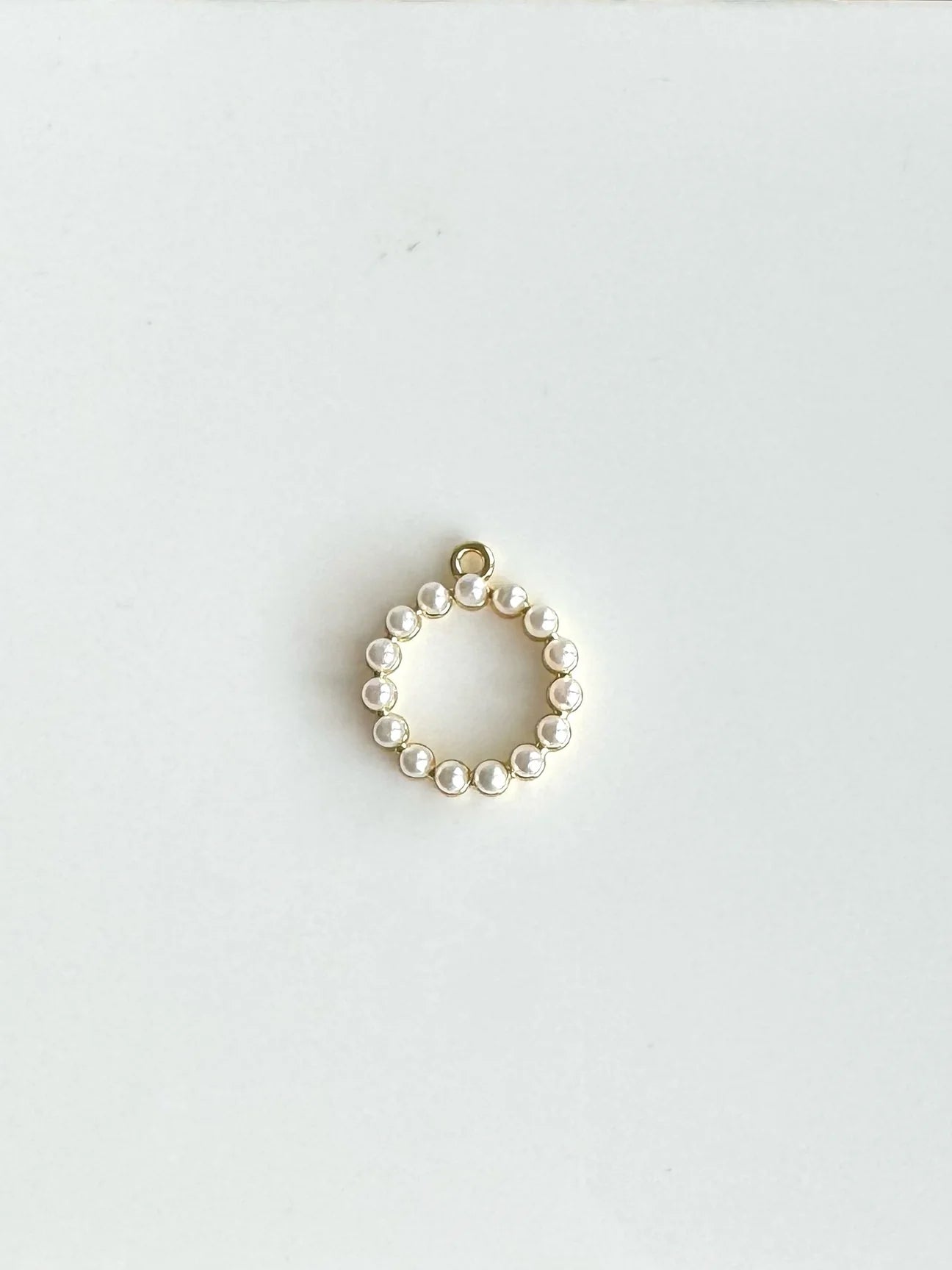 Pearl Circle Charm (Gold)