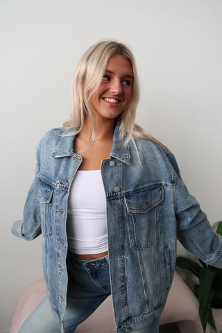 Daze Beau Boyfriend Denim Jacket In Twinkle