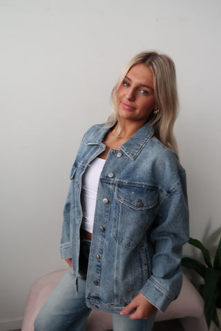 Daze Beau Boyfriend Denim Jacket In Twinkle
