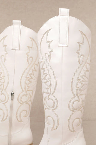 Mi.iM Giada White Cowgirl Boots