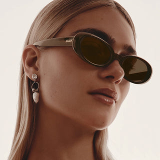 QUAY Chocolate Frame / Brown Lens - Felt Cute