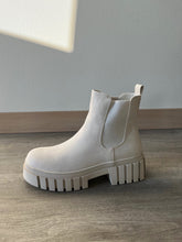 Load image into Gallery viewer, MIA Reeve Chelsea Boot
